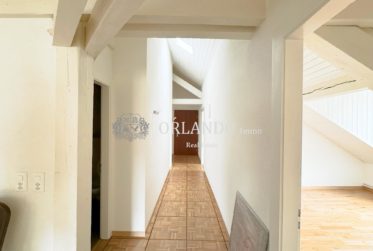 Reprise de bail Bel appartement de 5 pièces en attique avec poutres apparentes