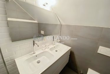 Studio à louer 4 étage sans ascenseur