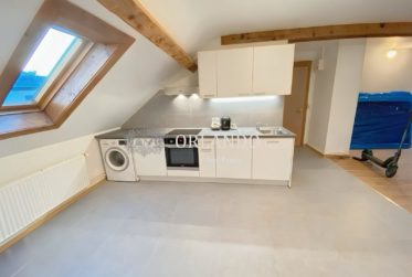 Studio à louer 4 étage sans ascenseur