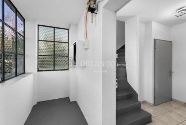 Charmante villa des années 1920 à proximité immédiate du centre de Vésenaz