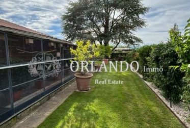 Charmante maison familiale sur trois niveaux avec jardin