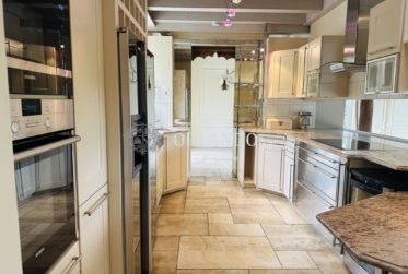 8 Rooms Maison, Villa