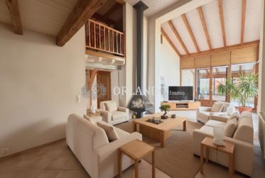 Charmante maison familiale sur trois niveaux avec jardin