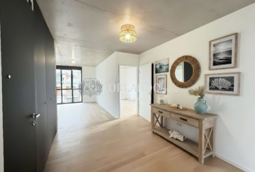 Bel appartement neuf de 5 pièces( pignon ) 3 étage avec balcon