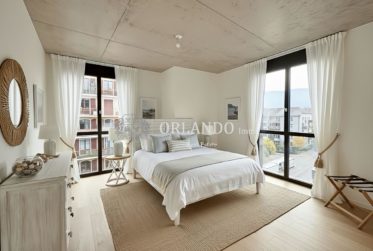 Bel appartement neuf de 5 pièces( pignon ) 3 étage avec balcon