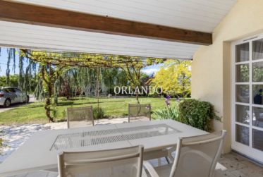 Villa de caractère avec vue panoramique sur le lac Léman, à deux pas de Genève