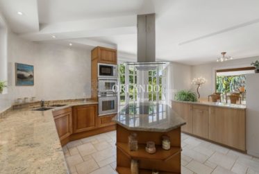 Villa de caractère avec vue panoramique sur le lac Léman, à deux pas de Genève