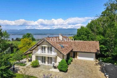 Villa de caractère avec vue panoramique sur le lac Léman, à deux pas de Genève