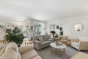 Villa de caractère avec vue panoramique sur le lac Léman, à deux pas de Genève