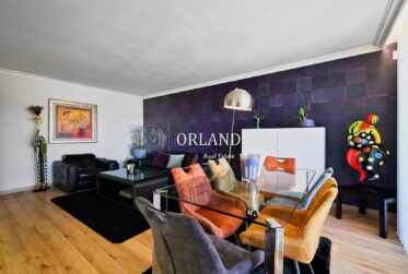 Bel appartement en attique de 5 pièces avec balcon et aperçu sur le lac